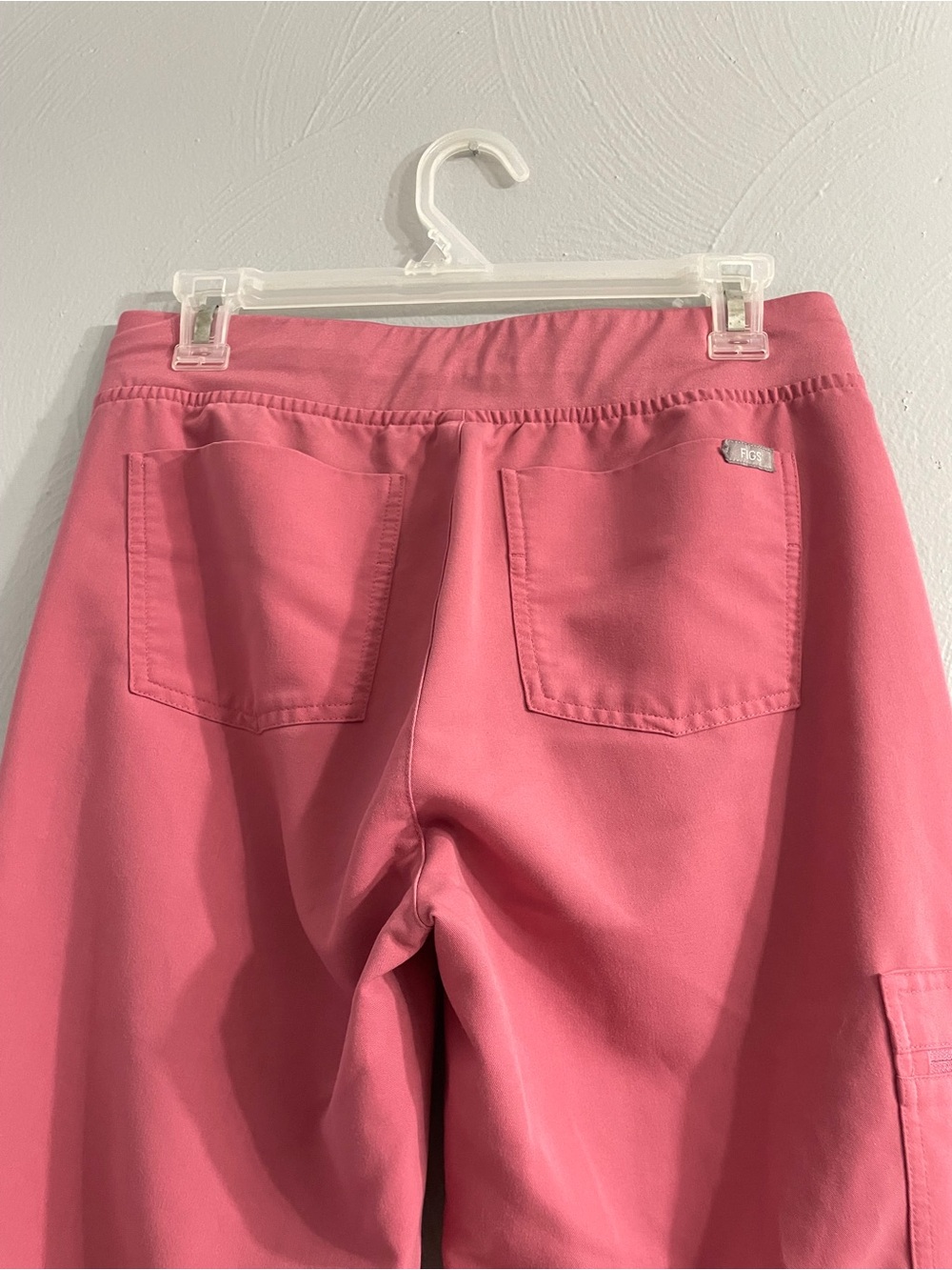 FIGS Zamora and Catarina Women's Scrub Set in Rose Pink - Top & Jogger Pants - Picture 6 of 16
